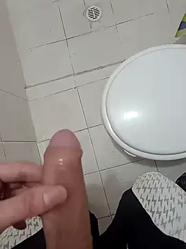 Snapshot of Wynni chatting on 09.15.25 Wynni online show from 09.15.25