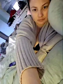 Snapshot of MilfyMrsRobinson chatting on 03.04.25 MilfyMrsRobinson online show from 03.04.25