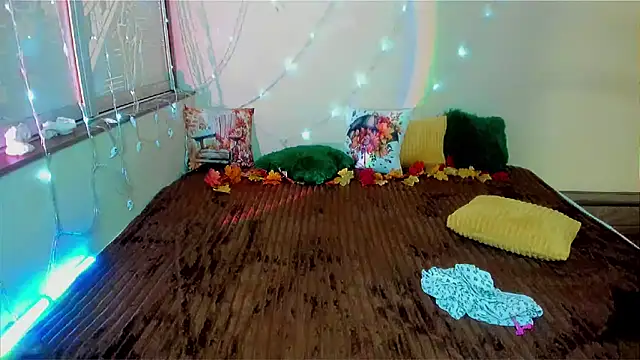 LizaSenri online show from 09.26.25