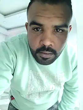 Snapshot of ListedLoin chatting on 02.16.25 ListedLoin online show from 02.16.25