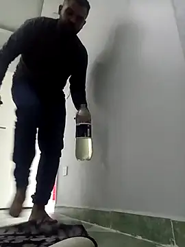 Snapshot of ListedLoin chatting on 02.19.25 ListedLoin online show from 02.19.25