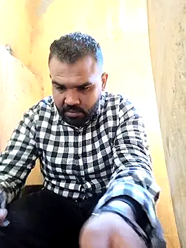 Snapshot of ListedLoin chatting on 02.20.25 ListedLoin online show from 02.20.25