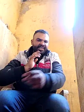 Snapshot of ListedLoin chatting on 02.21.25 ListedLoin online show from 02.21.25