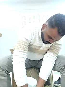 Snapshot of ListedLoin chatting on 03.20.25 ListedLoin online show from 03.20.25