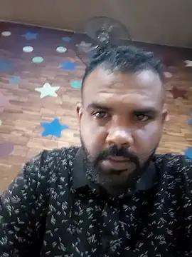 Snapshot of ListedLoin chatting on 10.03.25 ListedLoin online show from 10.03.25