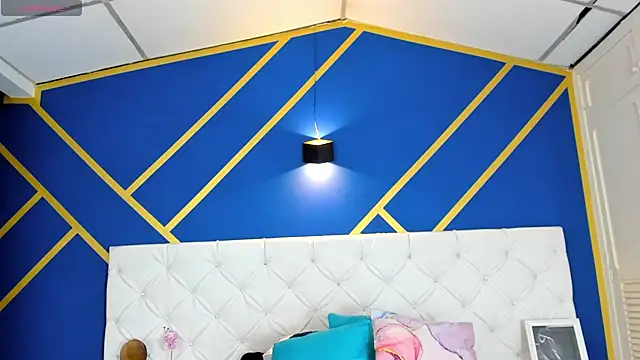 ariel villa online show from 03.18.25