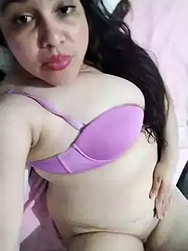 Snapshot of lunanataly chatting on 02.25.25 lunanataly online show from 02.25.25