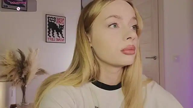  MayShy  online show from 03.20.25