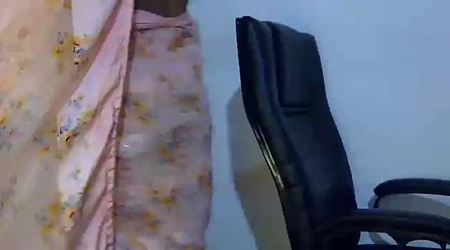 Snapshot of lola-__ chatting on 12.12.24 lola- online show from 12.12.24