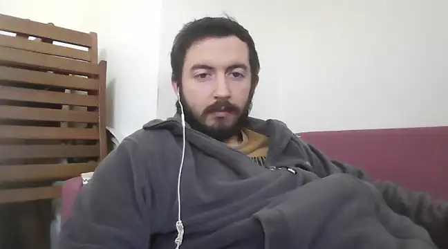 Snapshot of laynufff chatting on 01.18.25 laynufff online show from 01.18.25