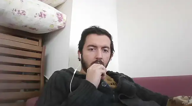 Snapshot of laynufff chatting on 02.20.25 laynufff online show from 02.20.25
