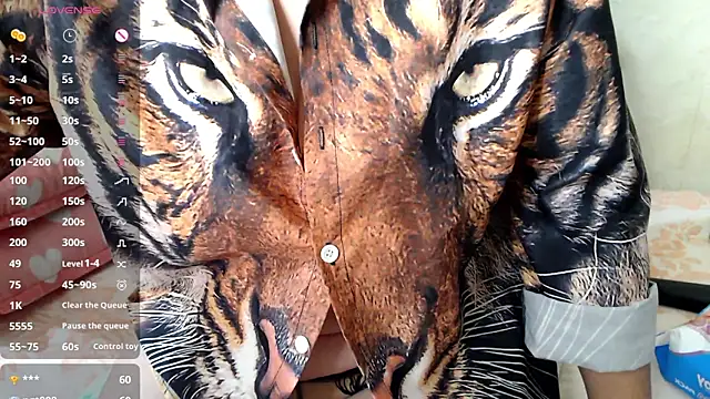 Snapshot of RoseStarr chatting on 10.08.25 RoseStarr online show from 10.08.25