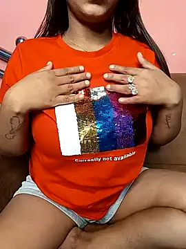 Snapshot of Divya_girl chatting on 01.15.25 Divya girl online show from 01.15.25