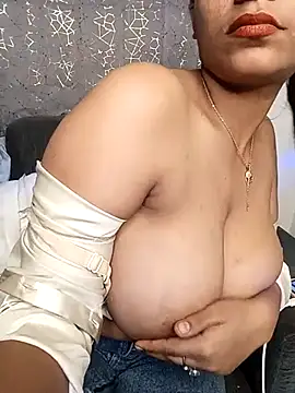 Snapshot of Divya_girl chatting on 02.09.25 Divya girl online show from 02.09.25