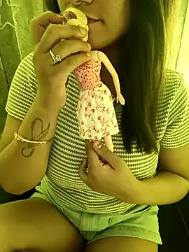 Snapshot of Divya_girl chatting on 03.11.25 Divya girl online show from 03.11.25