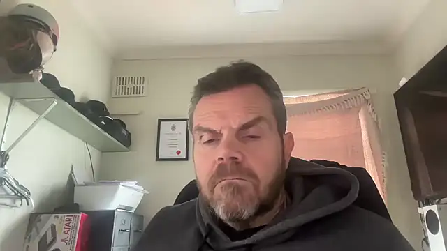 Snapshot of toptugger chatting on 01.20.25 toptugger online show from 01.20.25