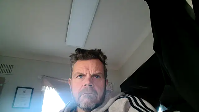 Snapshot of toptugger chatting on 02.14.25 toptugger online show from 02.14.25