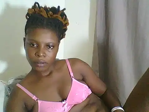 Snapshot of Blacksweetbeb chatting on 02.17.25 Blacksweetbeb online show from 02.17.25