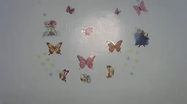 laetitia  online show from 03.04.25