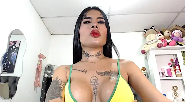 Snapshot of saragill323 chatting on 12.21.24 saragill323 online show from 12.21.24