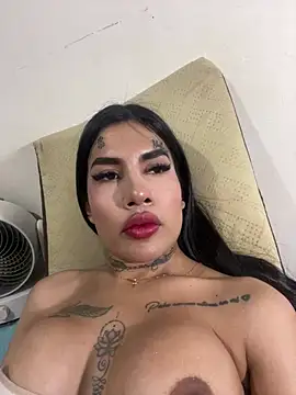 Snapshot of saragill323 chatting on 01.15.25 saragill323 online show from 01.15.25