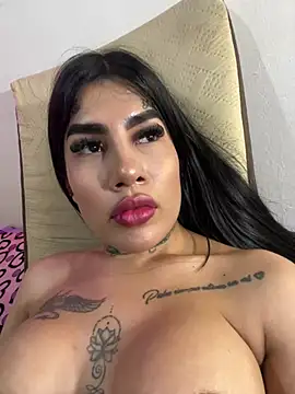 Snapshot of saragill323 chatting on 03.10.25 saragill323 online show from 03.10.25