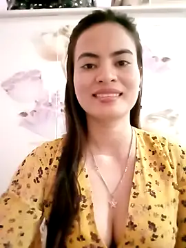 Snapshot of NgocQuyen2K chatting on 03.22.25 NgocQuyen2K online show from 03.22.25