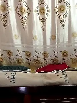 Snapshot of NgocQuyen2K chatting on 11.24.25 NgocQuyen2K online show from 11.24.25