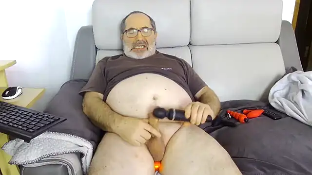 Snapshot of gillou1234 chatting on 01.31.25 gillou1234 online show from 01.31.25