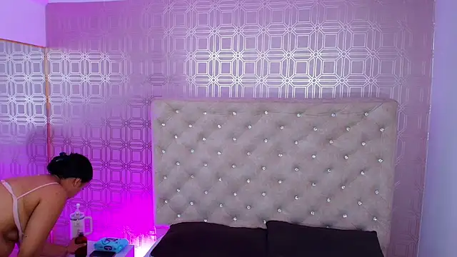 Sara Desire online show from 02.03.25