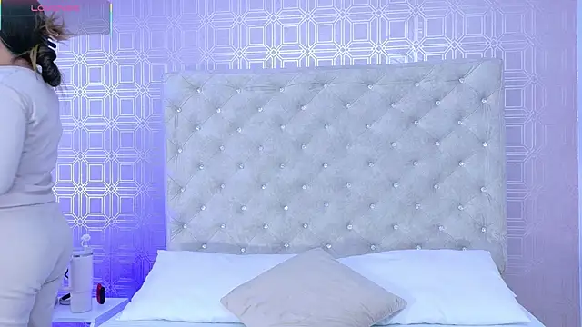 Sara Desire online show from 09.14.25