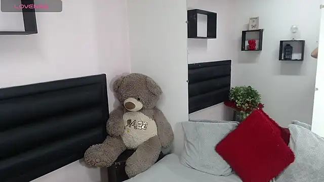Snapshot of eva_doshi chatting on 03.20.25 eva doshi online show from 03.20.25