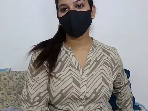 Snapshot of sparkling_queen chatting on 12.10.24 sparkling queen online show from 12.10.24