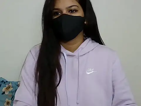 Snapshot of sparkling_queen chatting on 12.12.24 sparkling queen online show from 12.12.24