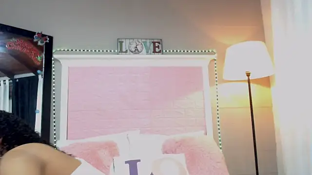 Snapshot of JessyZoe chatting on 01.31.25 JessyZoe online show from 01.31.25