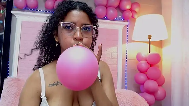 Snapshot of JessyZoe chatting on 02.03.25 JessyZoe online show from 02.03.25