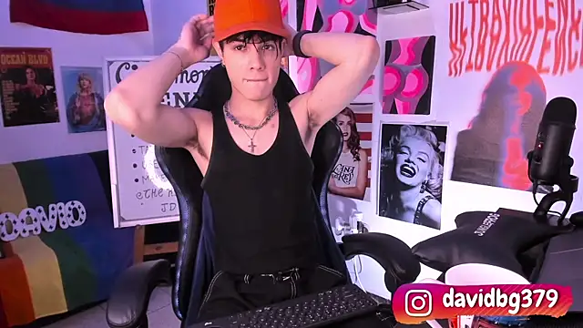 Snapshot of cinnamon_boyxxx chatting on 03.17.25 cinnamon boyxxx online show from 03.17.25