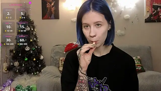Snapshot of christy_memeow chatting on 12.21.24 christy memeow online show from 12.21.24