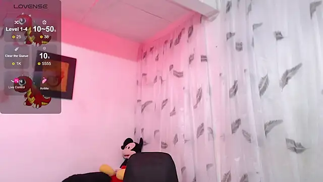 Snapshot of tania_060101 chatting on 01.04.25 tania 060101 online show from 01.04.25