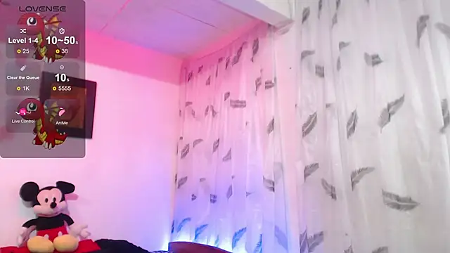 Snapshot of tania_060101 chatting on 01.22.25 tania 060101 online show from 01.22.25