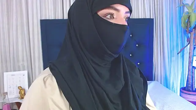 Snapshot of Uzra_hayed chatting on 12.28.24 Uzra hayed online show from 12.28.24