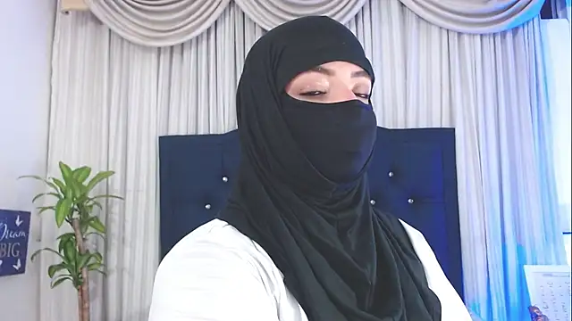 Snapshot of Uzra_hayed chatting on 02.05.25 Uzra hayed online show from 02.05.25