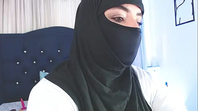 Snapshot of Uzra_hayed chatting on 03.04.25 Uzra hayed online show from 03.04.25