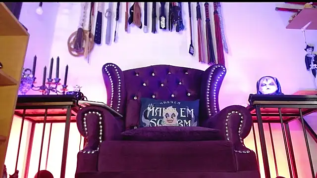 Snapshot of Mistress_Erza chatting on 02.26.25 Mistress Erza online show from 02.26.25