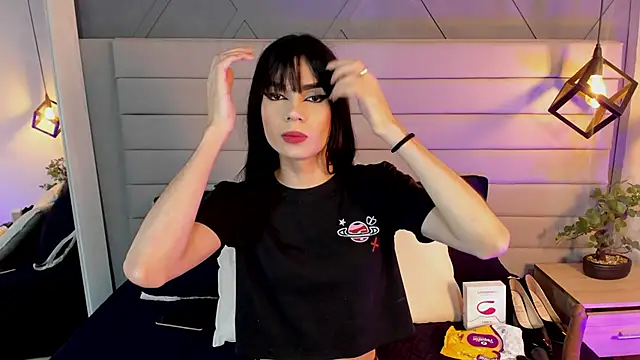 LadyLuminary online show from 11.06.25