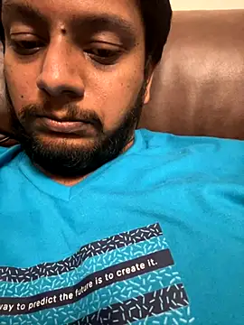 Snapshot of indianhotche chatting on 10.20.25 indianhotche online show from 10.20.25