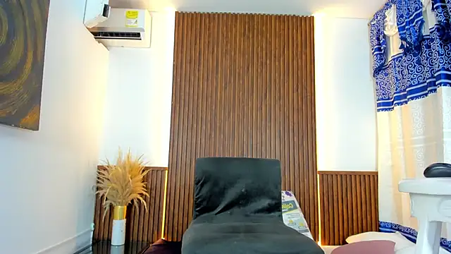 Snapshot of Sweet_Ashley_v chatting on 02.18.25 Sweet Ashley v online show from 02.18.25