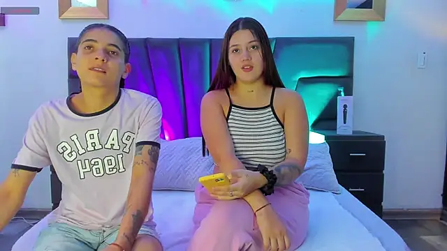 Snapshot of AndreaAndKarina chatting on 01.17.25 AndreaAndKarina online show from 01.17.25