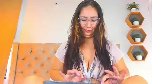 Snapshot of Anya_Texas chatting on 03.18.25 Anya Texas online show from 03.18.25