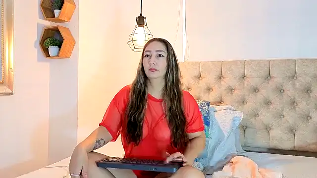 Snapshot of Anya_Texas chatting on 10.15.25 Anya Texas online show from 10.15.25